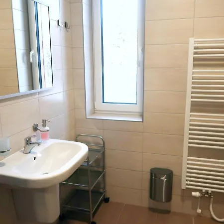 Riviera 511 ليبنو ناد فلتافو